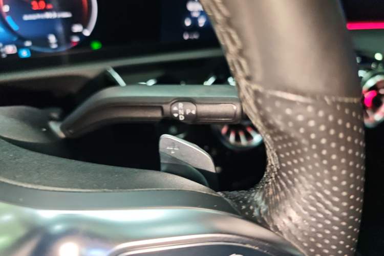 Used Mercedes-Benz A-Class 2022 Second Facelift A 200 L Sport Sedan Fashion Version Gear Lever