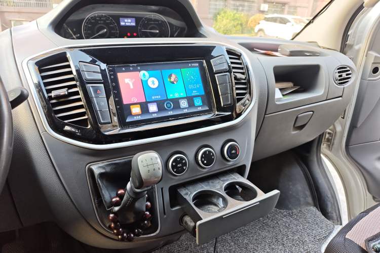 Used SAIC MAXUS Xintu V80 2021 2.0T Manual Classic Aoyuntong Short Wheelbase Ultra-Low Roof 5/6-Seater