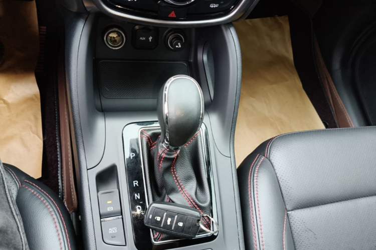Used CHANGAN CS75 2014 1.8T Automatic Elite Model China IV Standard Gear Lever