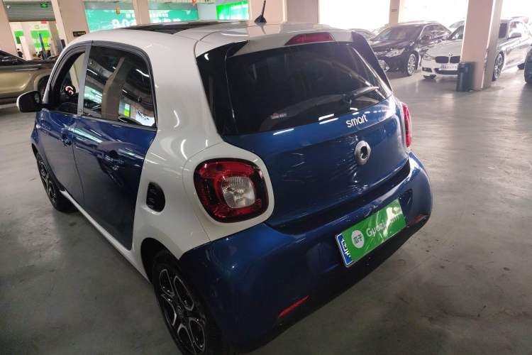Used smart forfour 2018 0.9T 66 kW Pioneer Edition
