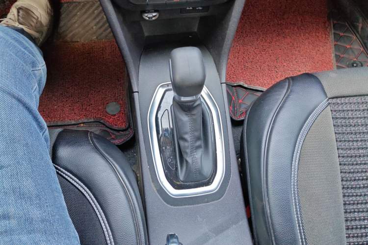 Used Chery Tiggo 3X 2020 Quality Edition 1.5L CVT Luxury Version Gear Lever
