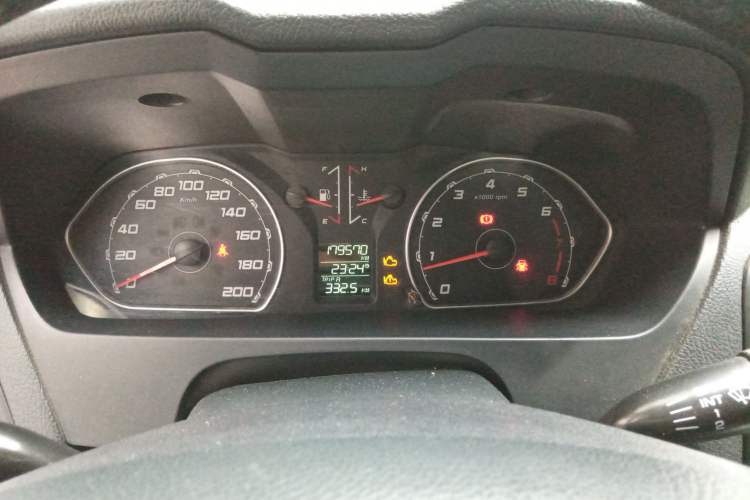 Used Leopaard Q6 2015 2.4L Manual Two-Wheel-Drive Elite Model
