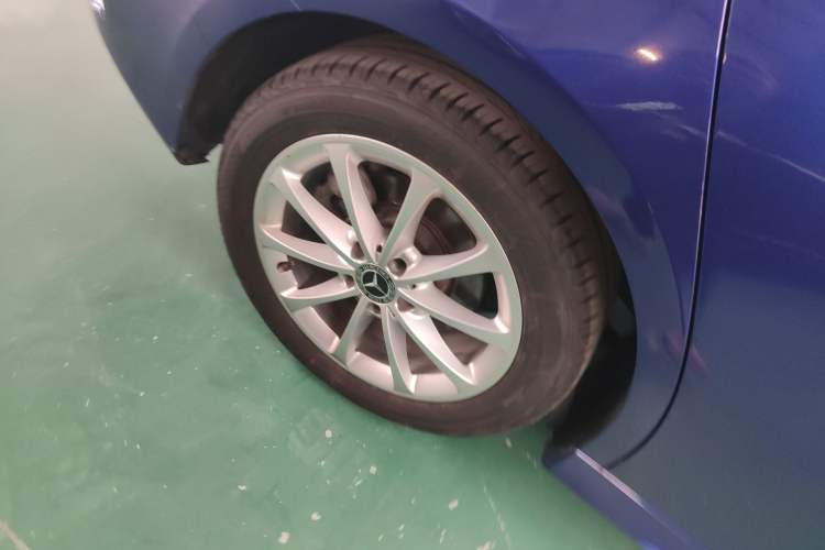 Used Mercedes-Benz A-Class 2020 Restyled A 200 L Sport Sedan Fashion Version Right Rear Wheel Hub