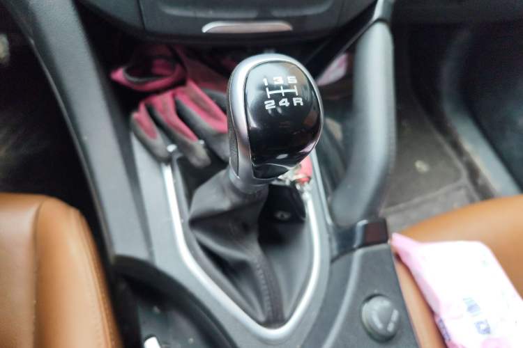 Used Dongfeng Fengdu MX5 2016 2.0L Manual Elite Edition
