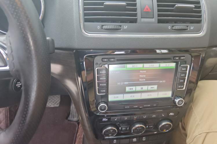 Used Skoda Yeti 2014 1.8TSI DSG All-Wheel Drive Edition Audio And AC Panel