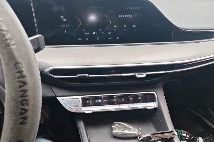 Used CHANGAN Eado 2022 PLUS Blue Whale NE 1.4T GDI DCT Prestige Edition Audio And AC Panel