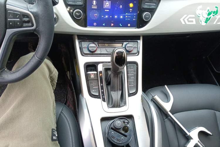 Used Geely Auto Emgrand X7 Sport 2018 1.8TD Automatic Two-Wheel Drive Smart Connect 4G Internet Edition