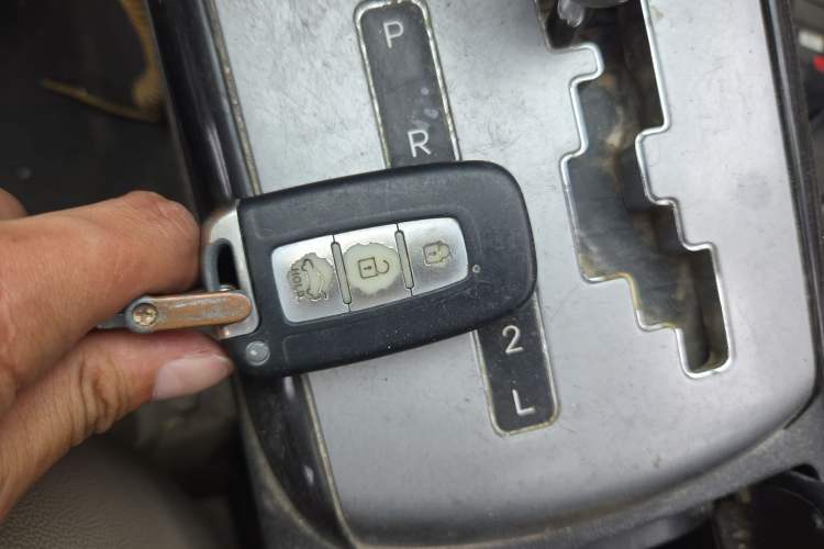 Used Hyundai Celesta 2011 1.6L Automatic Luxury Version Vehicle Key