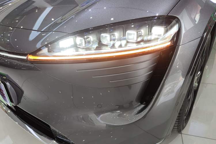 Used Hima Luxeed R7 2025 Range-Extended Version 251 km Max