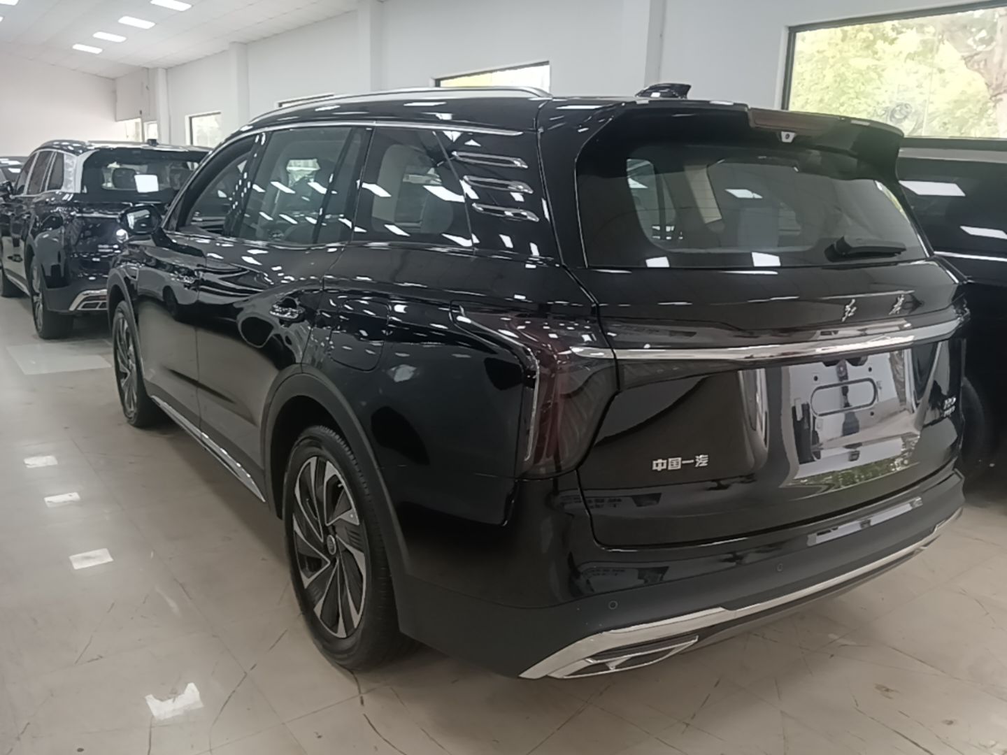 Hongqi HS7 PHEV 2025 Model 2.0T PHEV Two-Wheel Drive Qi Xiang Edition 6-Seater — снимка 4