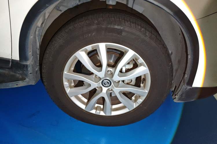 Used Nissan X-Trail 2017 2.0L CVT Comfort Edition 2WD Right Front Wheel Hub