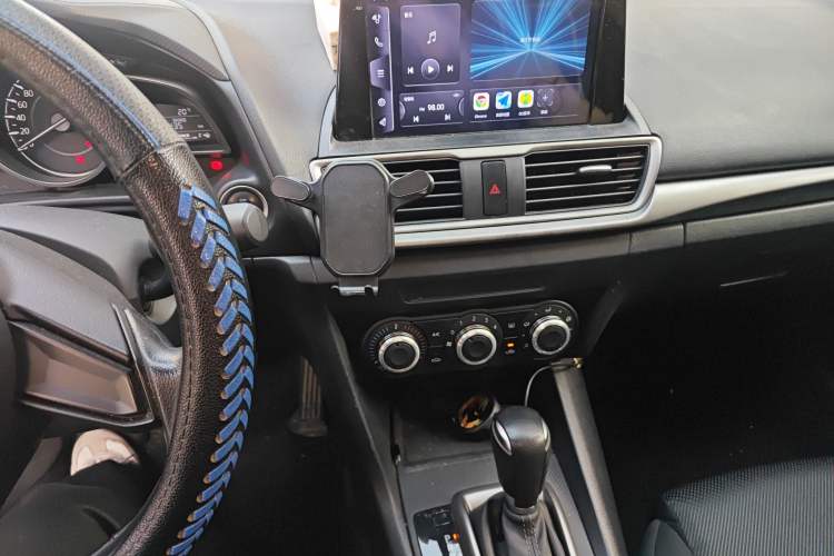 Used Mazda Mazda 3 Axela 2017 Sedan 1.5L Automatic Comfort Model Emission Standard China V
