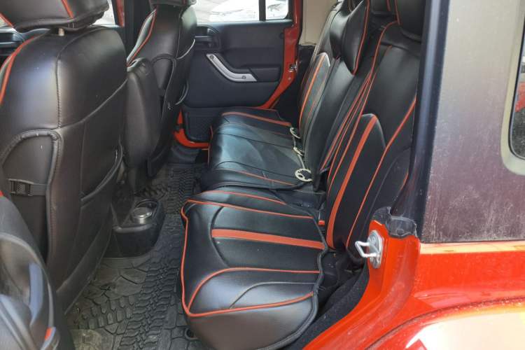 Used Jeep Wrangler 2015 3.0L Sahara Four-Door Comfort Edition
