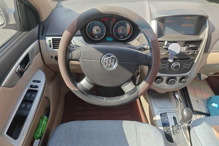 Used Buick Excelle 2015 1.5L Automatic Classic Model
