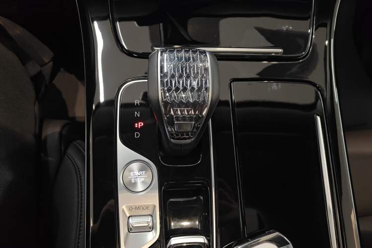 Used GAC Trumpchi M8 2024 Master Series Super Hybrid Edition Gear Lever