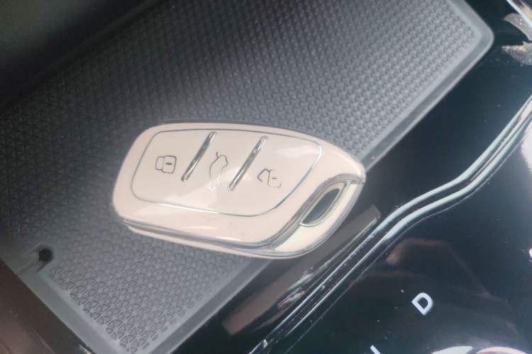 Used MG 4 EV 2022 425 km Luxury Edition
