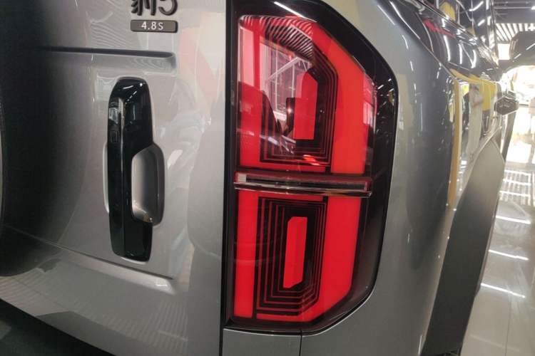 Used Formula Leopard 5 2023 Explore Edition Right Rear Taillight