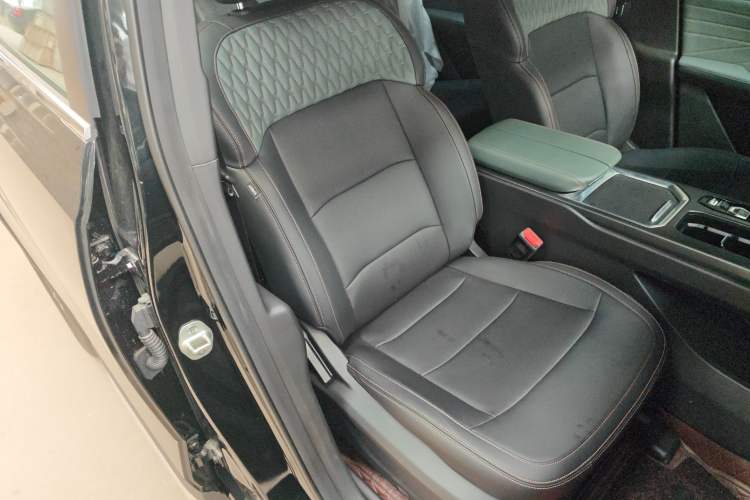 Used Geely Auto Haoyue L 2024 2.0T DCT Prestige Version Right Front Seat