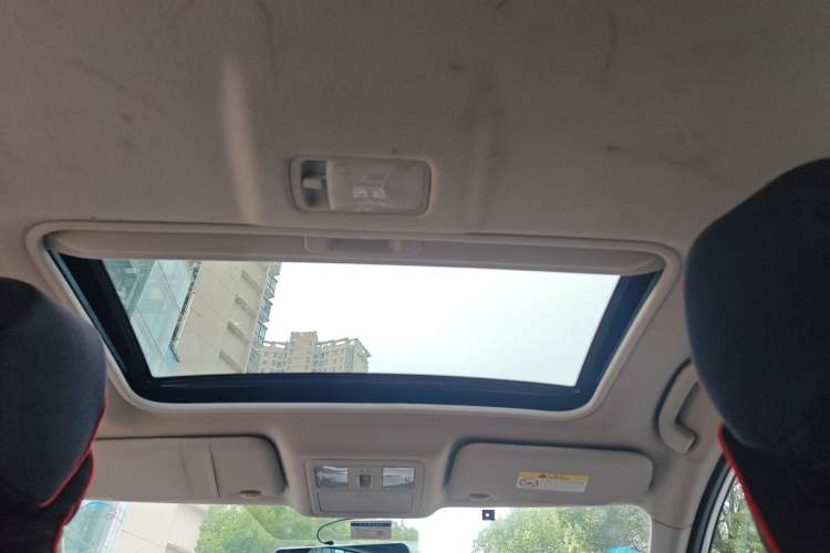 Used Nissan Tiida 2016 1.6L CVT Cool Dynamic Edition Headliner