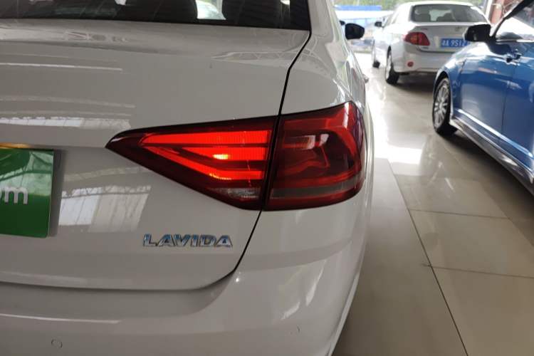 Used Volkswagen Lavida 2017 1.6L Automatic Fashion Edition