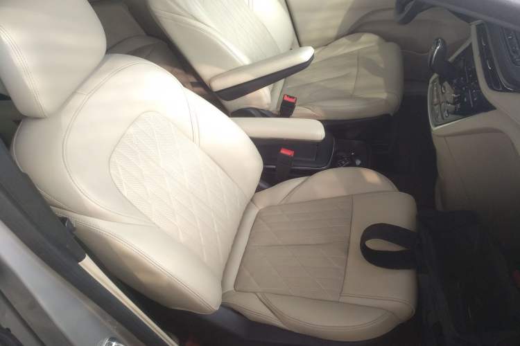 Used Buick GL8 2022 ES Land Cruiser 653T Luxury Model
