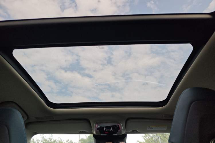 Used Lynk & Co 05 2022 2.0T Two-Wheel Drive Shine Halo
