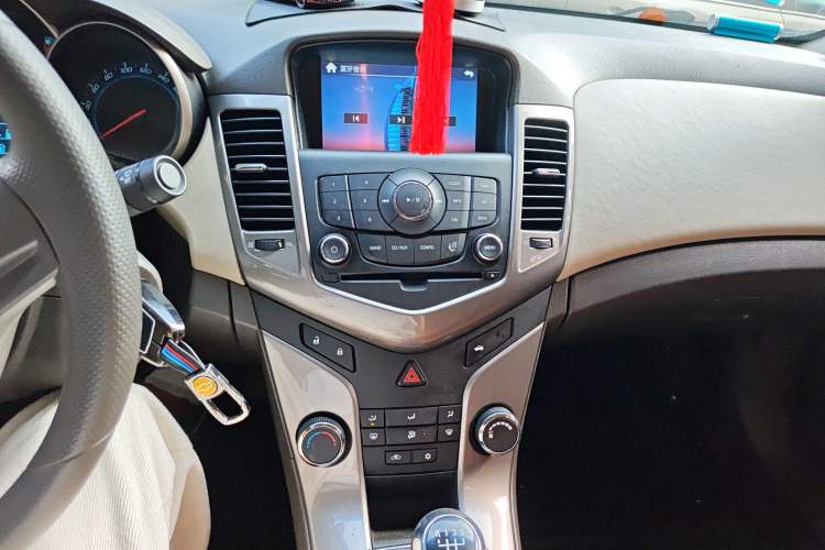 Used Chevrolet Cruze 2015 1.5L Classic SE MT
