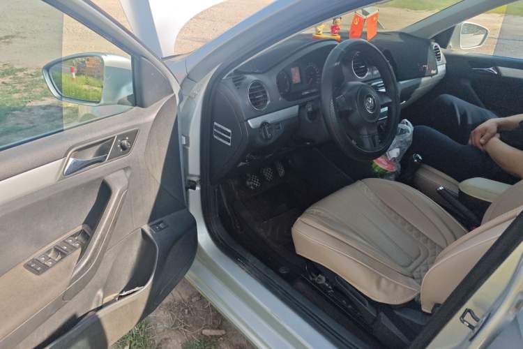 Used Volkswagen Jetta 2013 1.6L Manual Comfort Model