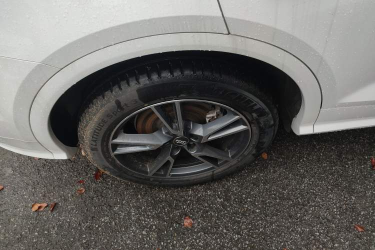 Used Audi Q5L 2020 Updated 40 TFSI Prestige Fashion Edition Right Rear Wheel Hub