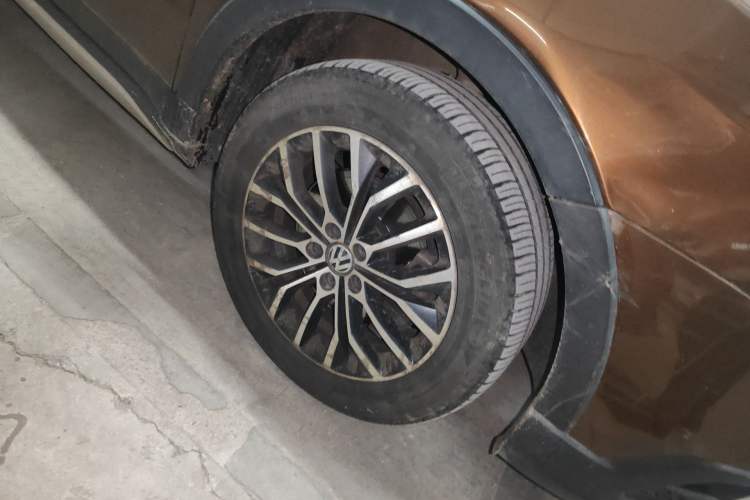 Used Volkswagen Cross Lavida 2014 1.4TSI DSG
