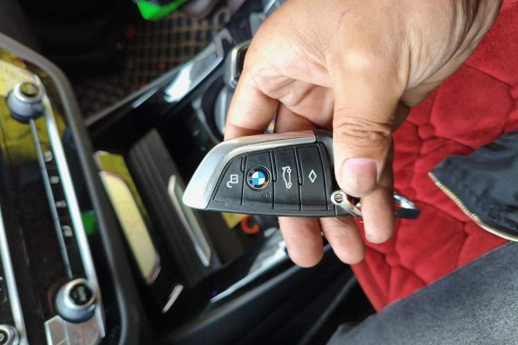 Used BMW X3 2018 xDrive28i M Sport Package China V Emission Standard Vehicle Key