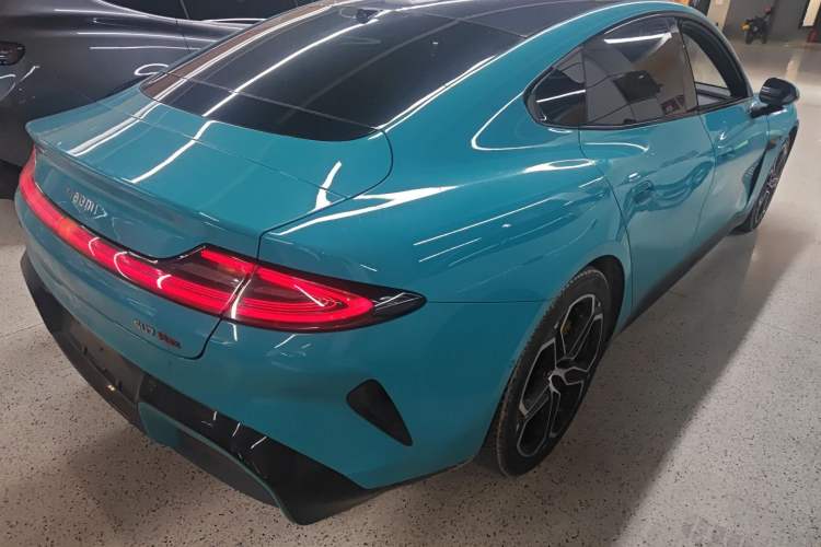 Used Xiaomi Auto SU7 2024 Four-Wheel Drive Ultra-Long Range Advanced Intelligent Driving Max Edition