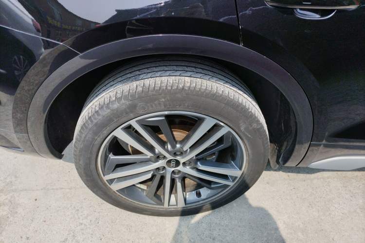 Used Audi Q5L 2022 40T Fashionable and Elegant Model
