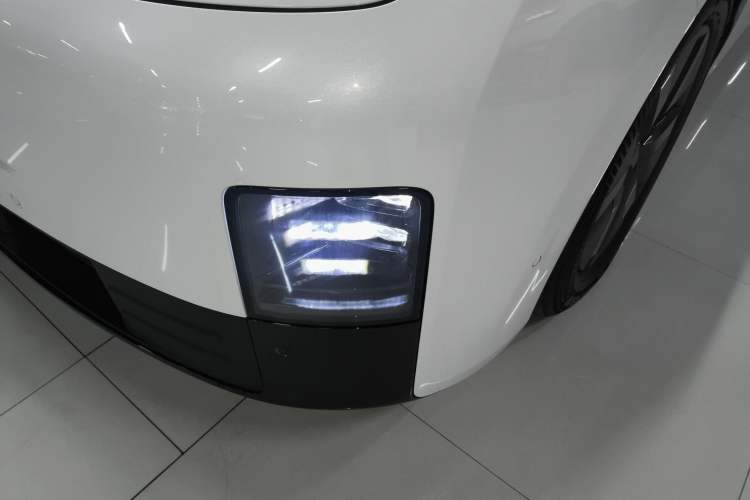 Used Li Auto MEGA 2024 Ultra Model
