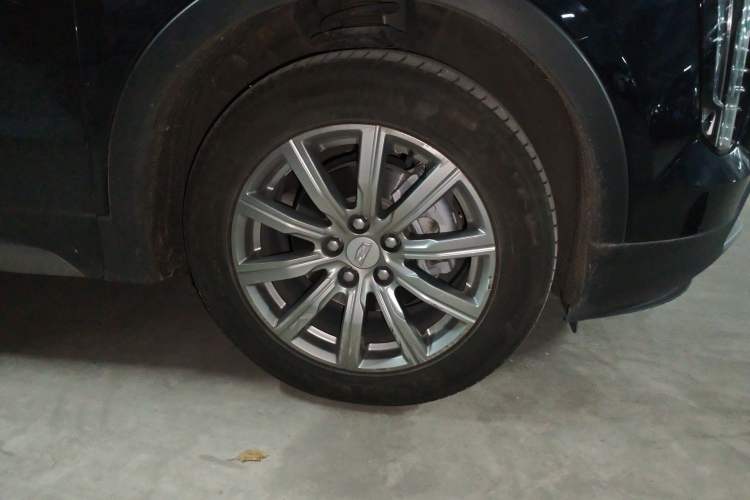 Used Cadillac XT4 2020 28T Two-Wheel-Drive Leading Version Right Front Wheel Hub