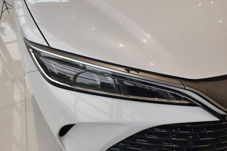 Used BYD Song L DM-i 2025 Intelligent Driving Version 160 km Excellence Edition Right Front Headlight