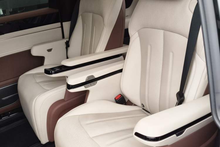 Used BYD Xia 2025 DM-i 1.5T 180km Excellence Model Left Rear Seat