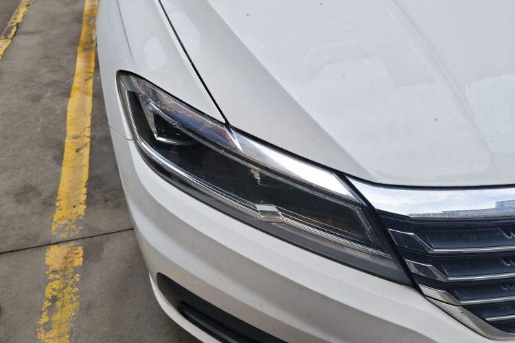 Used Volkswagen Lavida 2019 1.5L Automatic Comfort Edition China VI Standard Right Front Headlight