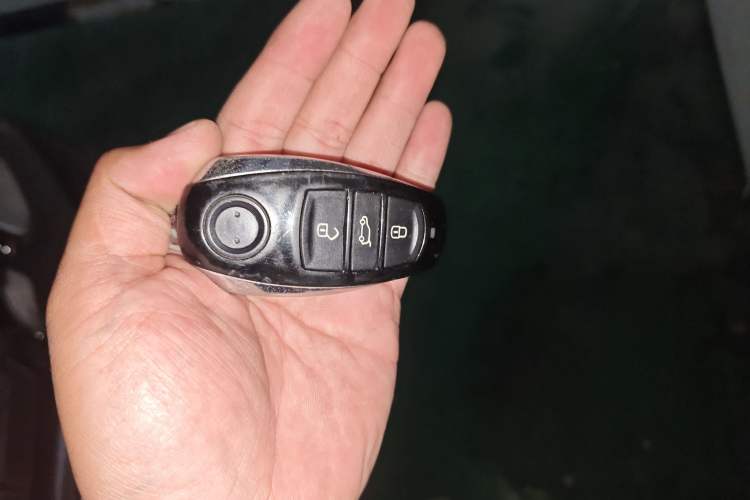 Used Volkswagen Touareg 2011 3.0 TSI Comfort Version