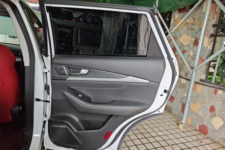 Used Soueast DX8S 2022 1.5T DCT Gulf Edition 5 Seats