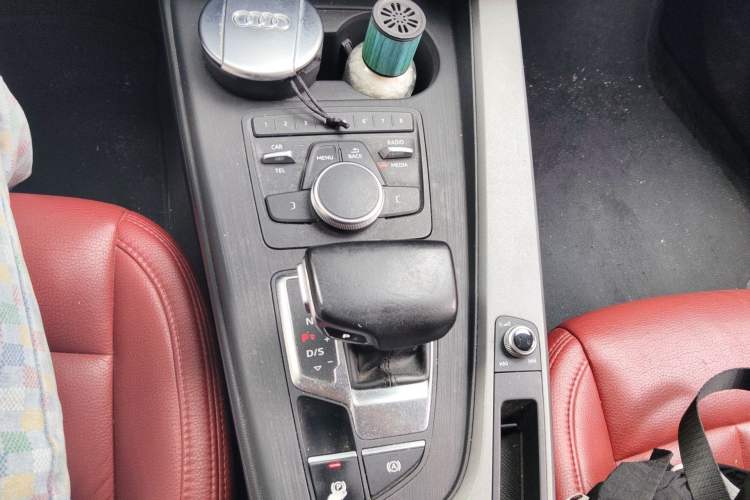 Used Audi A4L 2017 40 TFSI Ambition Edition Gear Lever