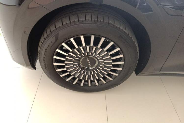 Used Zeekr 009 2024 Six-Seat Executive Version 4WD 108 kWh Exterior 4