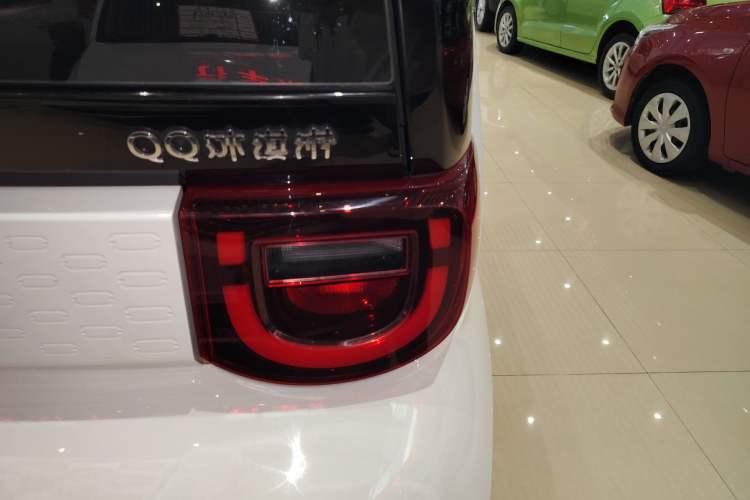 Used Chery New Energy QQ Ice Cream 2022 170km Sundae Phosphate Lithium-Ion