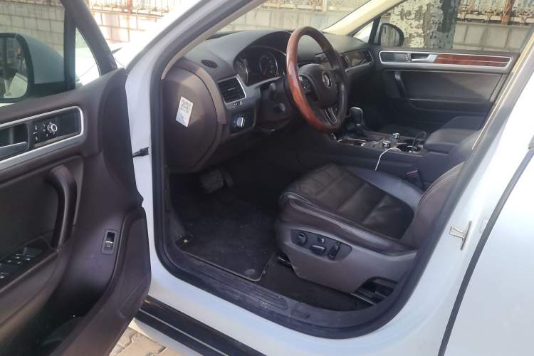 Used Volkswagen Touareg 2014 3.0 TSI New Edition