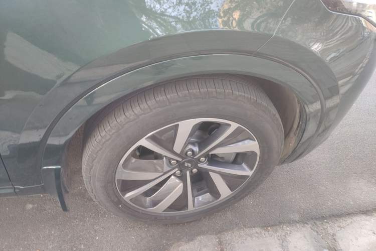 Used Li Auto ONE 2021 Extended-Range 6-Seater Version Right Front Wheel Hub