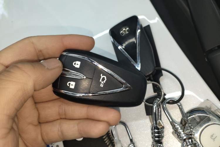 Used CHANGAN NEVO Q05 2024 Truly Delicious Version 125cc Superior Design CATL Vehicle Key