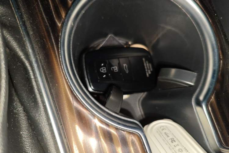 Used Toyota Camry 2019 Revised Version 2.0G Luxury Edition
