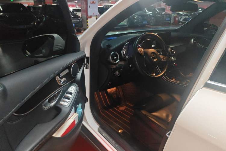 Used Mercedes-Benz GLC 2017 GLC 260 4MATIC Dynamic Edition
