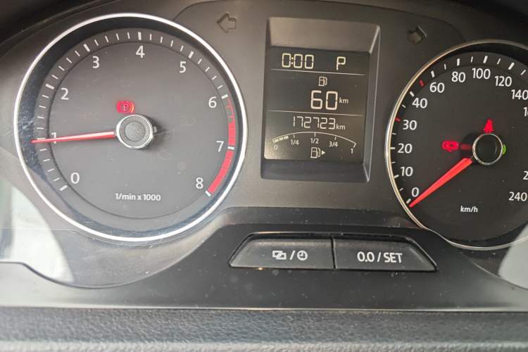 Used Volkswagen Santana 2013 1.6L Automatic Luxury Edition Odometer Close Up