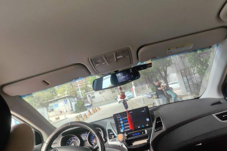 Used Hyundai Elantra (5th Generation / Langdong) 2016 1.6L Automatic Smart Version
